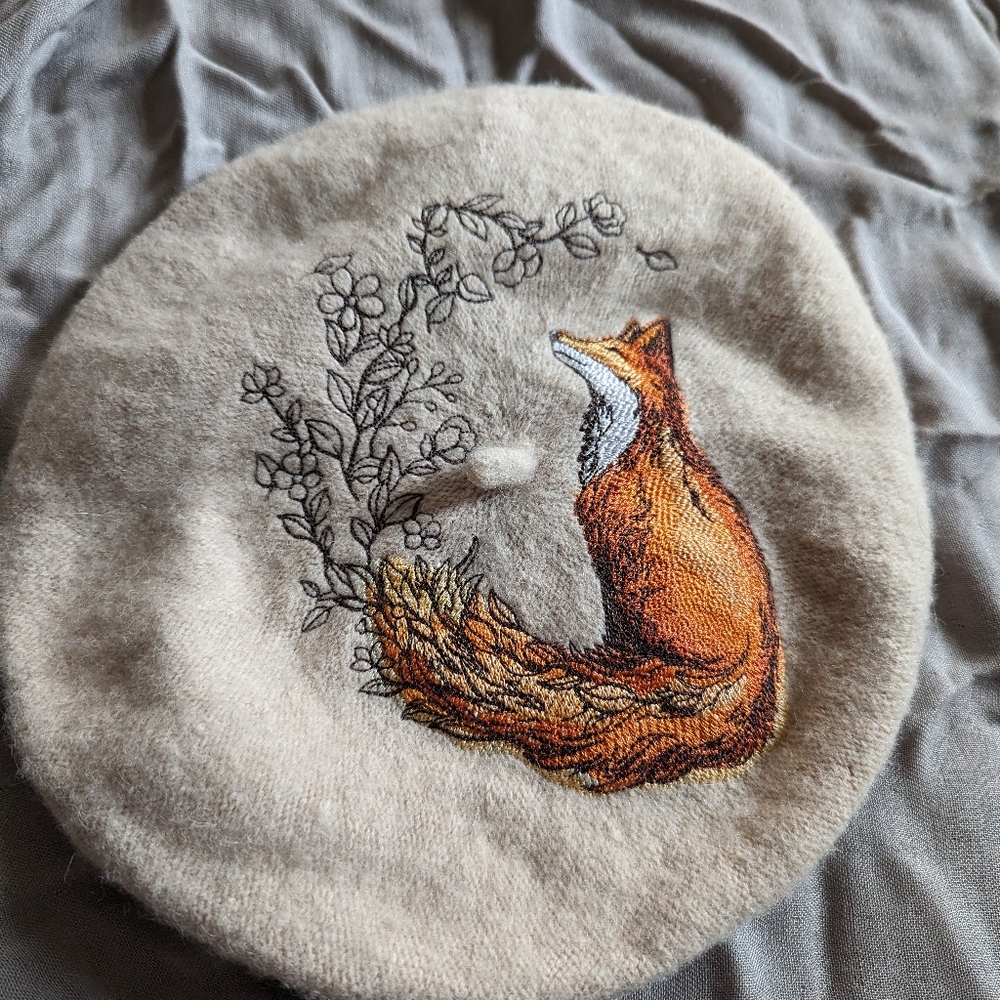 Beret with fox
